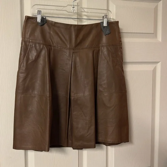 Brunello Cucinelli brown leather pleated skirt with pockets